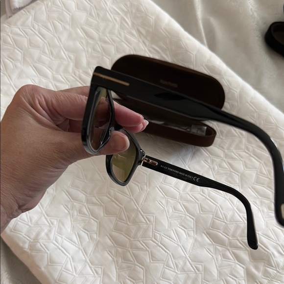 Tom Ford Black Sunglasses with Case - Picture 4 of 7